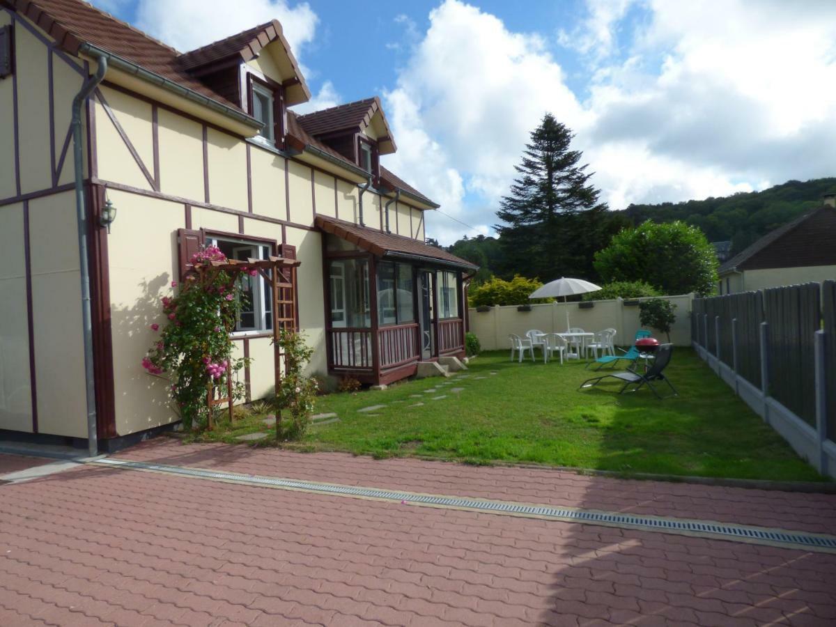 Gite Le Petit Chalet Avec Parking Gratuit Etretat Exterior photo